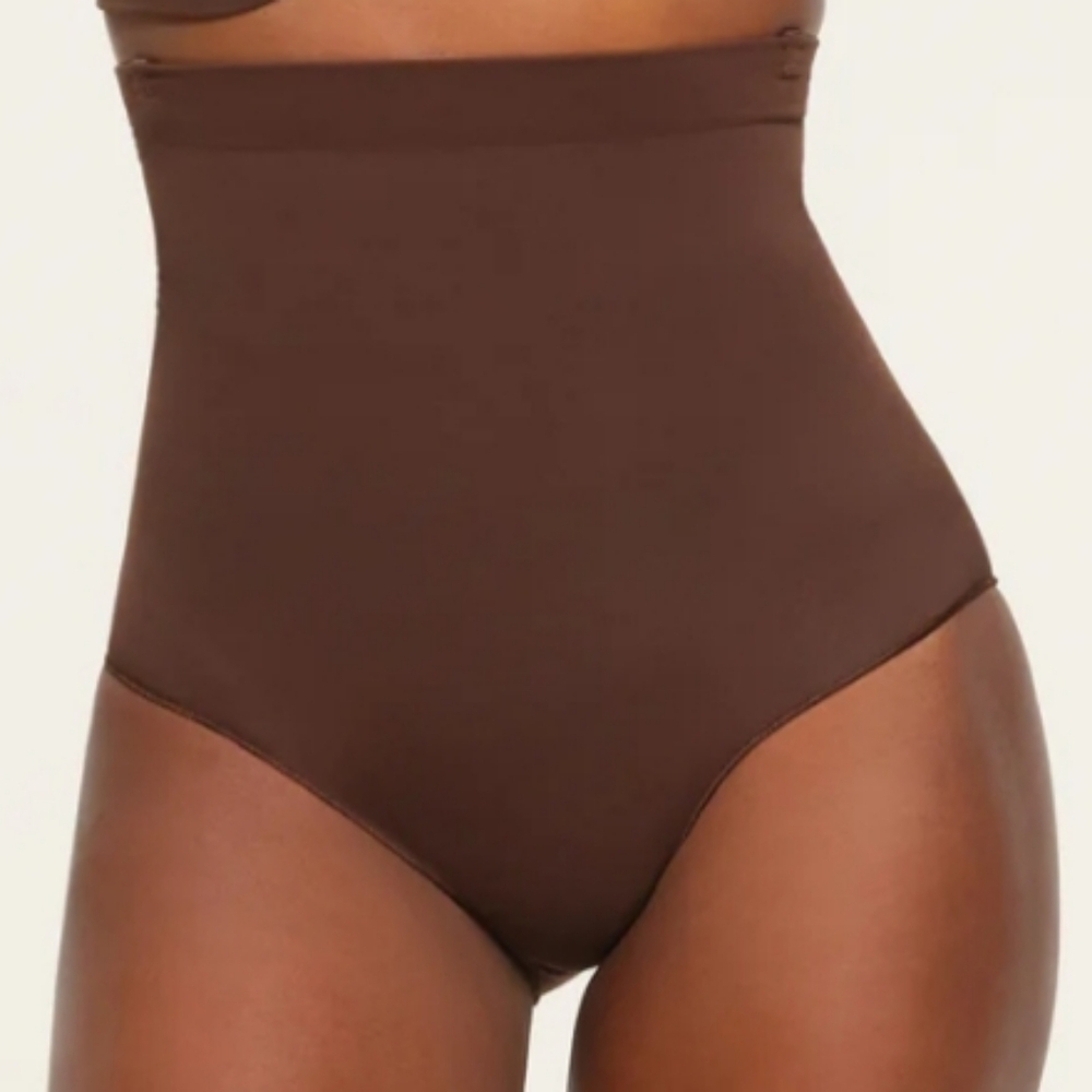 ❤❤️ SKIMS NWT Seamless Core Control Sculpted High Waist  Shaping Brief - Size S